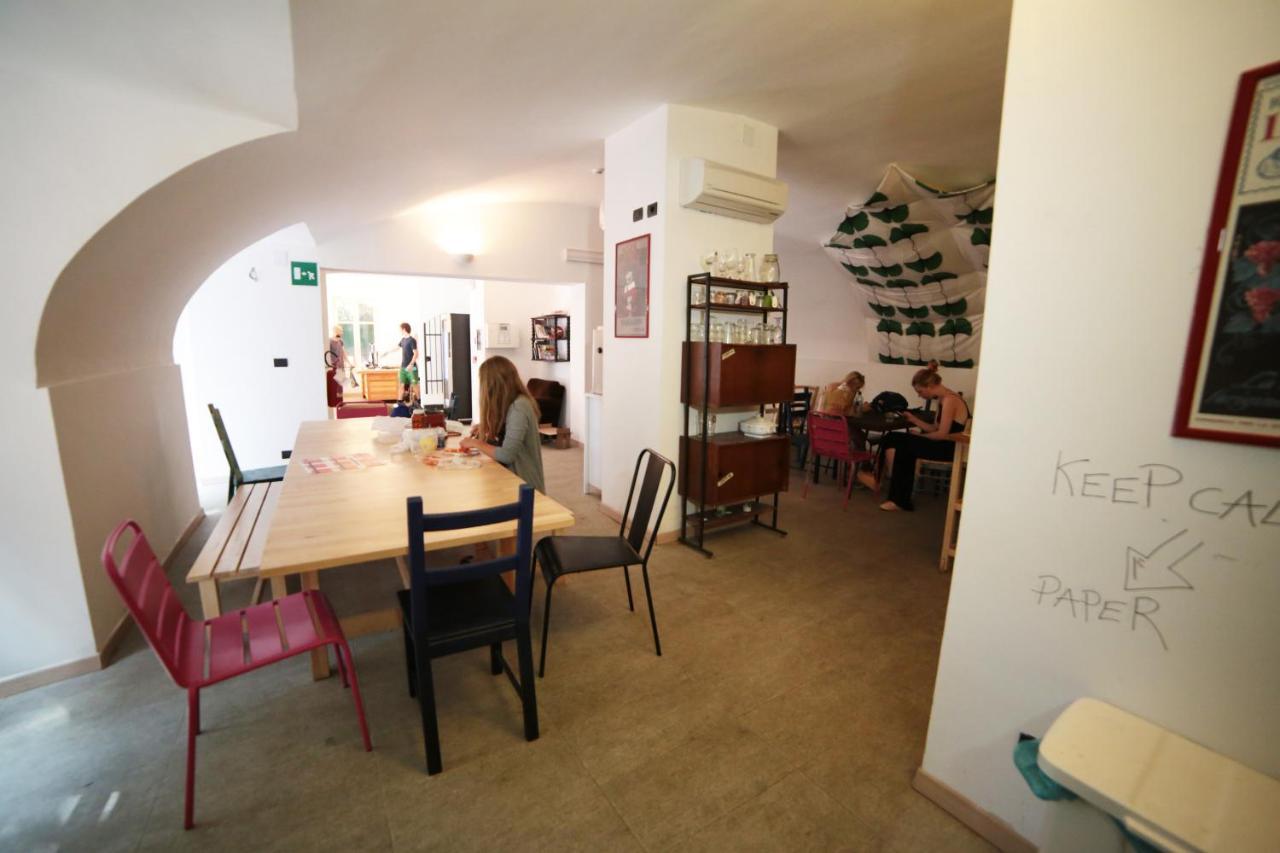 Castle Hostel Genova Esterno foto
