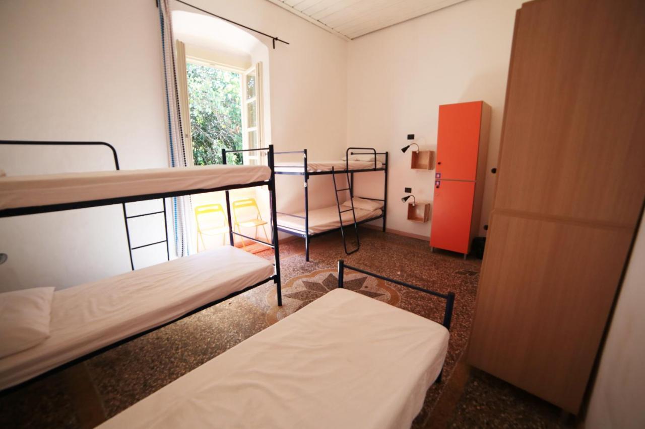 Castle Hostel Genova Esterno foto
